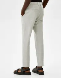 Eng geschnittene Slim-Fit-Hose mit seitlichem Gummizug